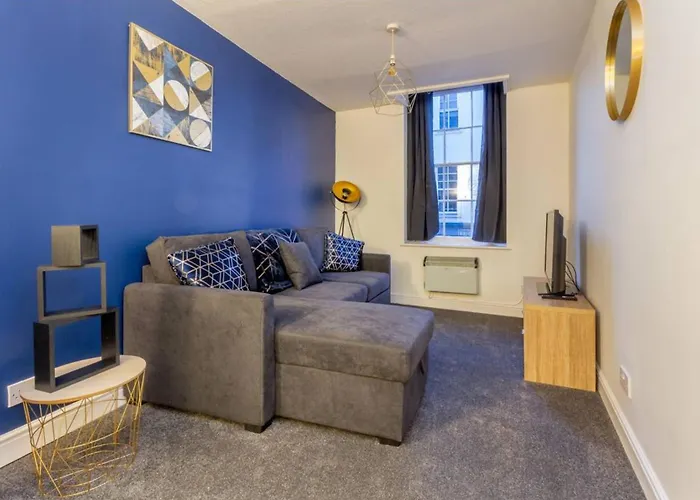Host & Stay - New Street Suite