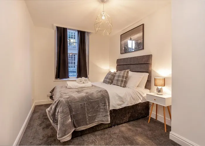 Host & Stay - New Street Suite